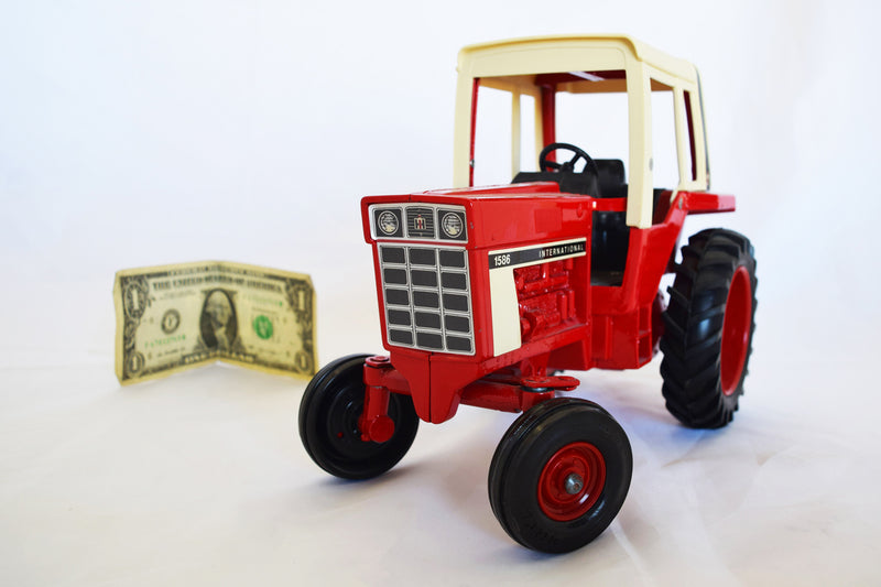 International 1586 Vintage Toy Tractor